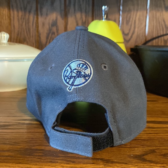 New York Yankee baseball cap Youth - Picture 2 of 4